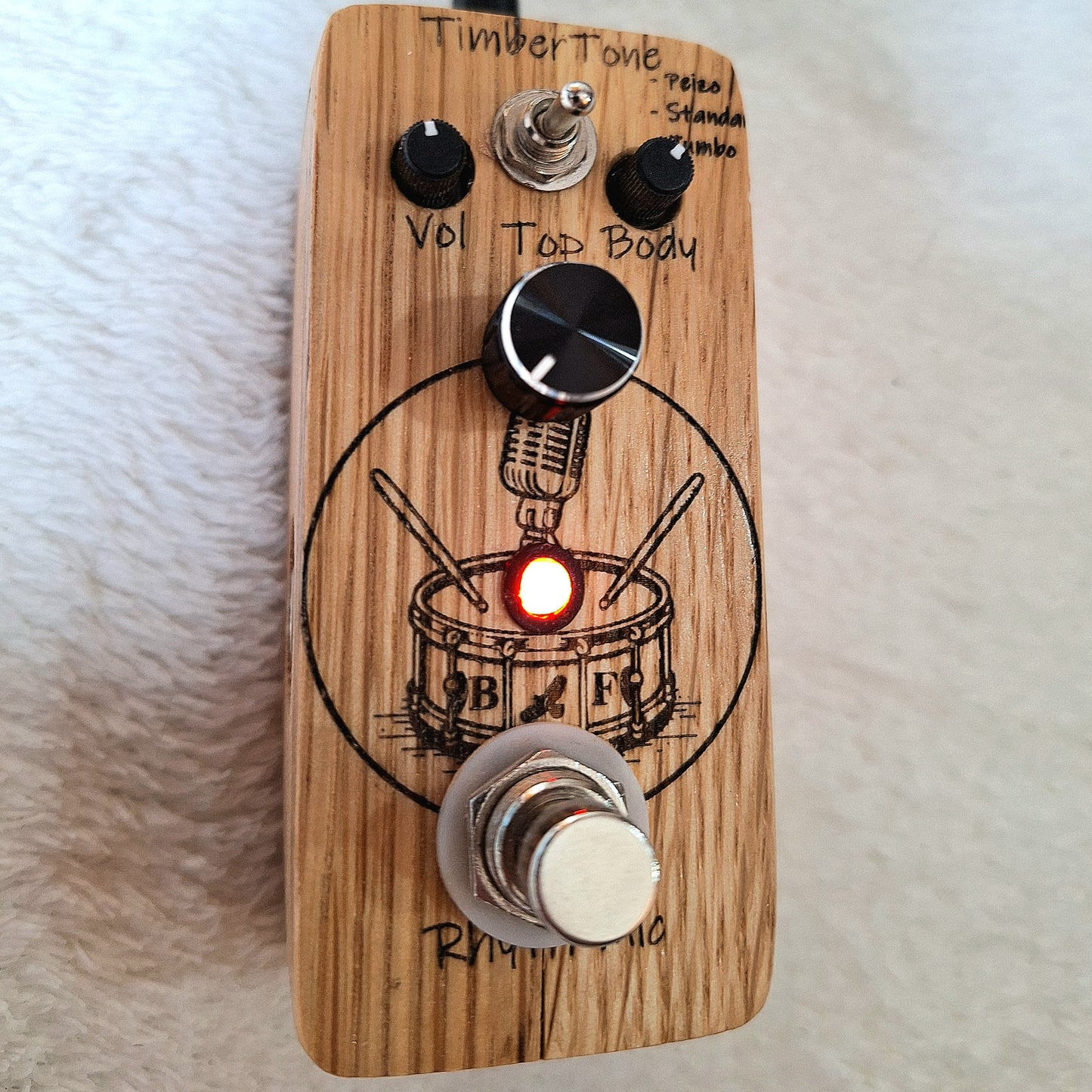 Rhyth-Mic Timber Tone acoustic guitar simulator effects pedal