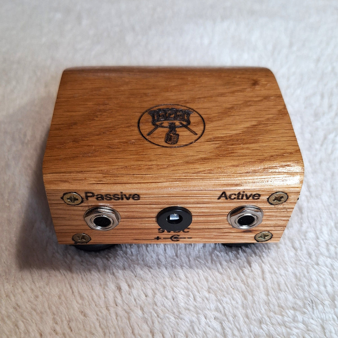 Running your guitar and stomp-box through always-on effect pedals