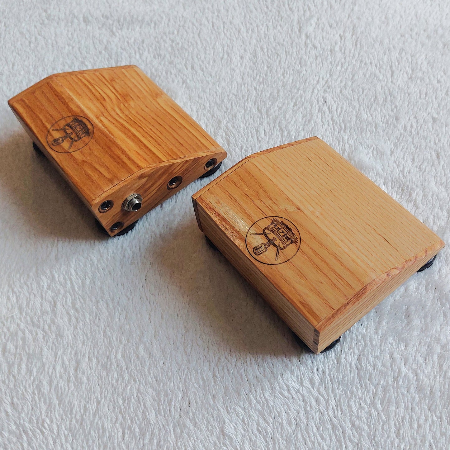 The Rhyth-Mic M4 compact sold wood percussion stompbox Microphonic.