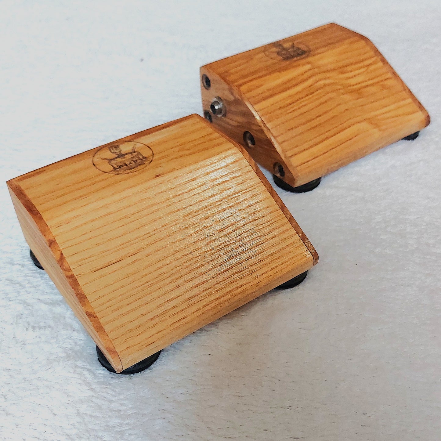The Rhyth-Mic M4 compact sold wood percussion stompbox Microphonic.