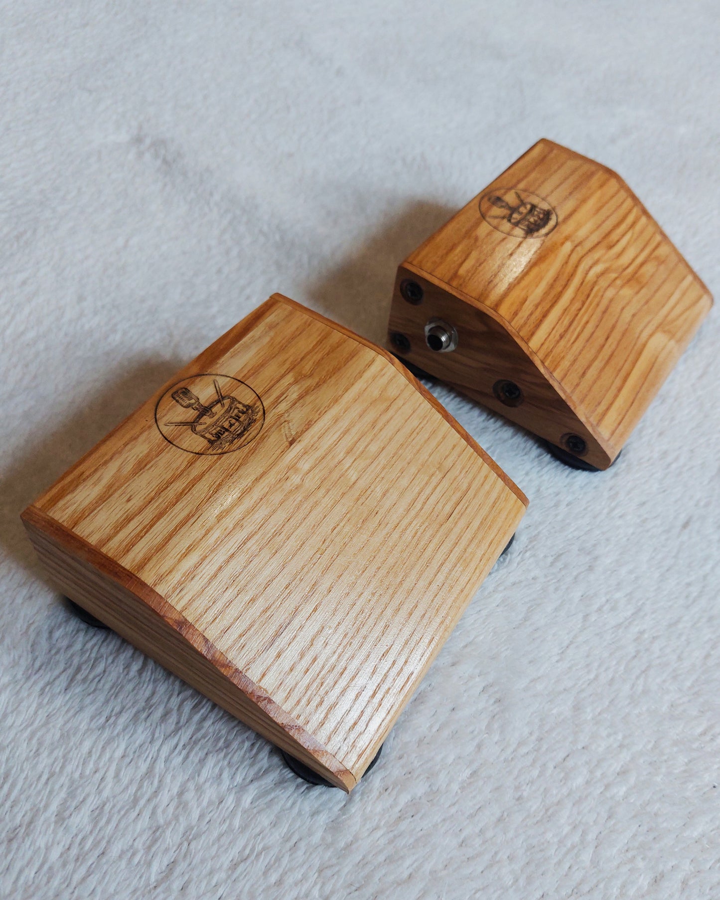 The Rhyth-Mic M4 compact sold wood percussion stompbox Microphonic.